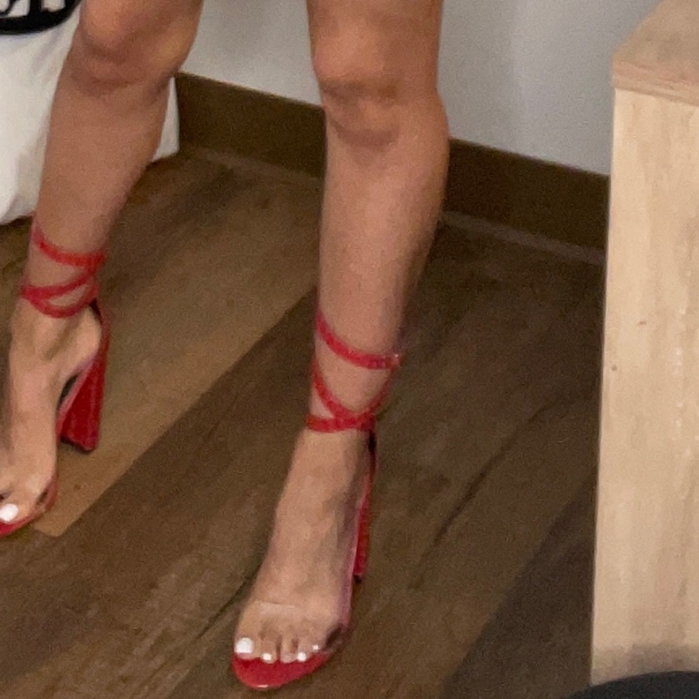Red heels - Picture 3 of 3